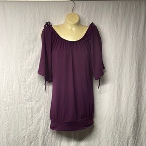 Ladies split sleeve top